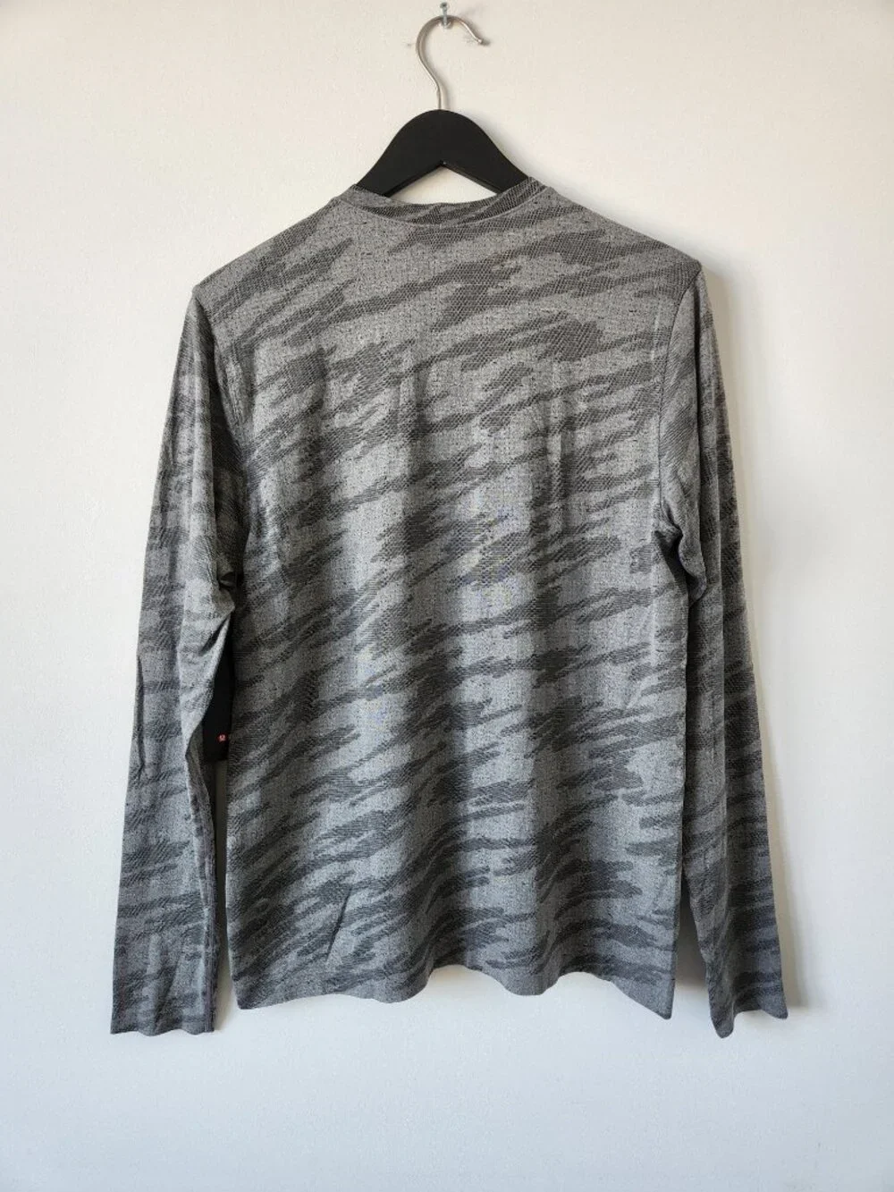 NWT LULULEMON SABA/VPOR Grey Metal Vent Breathe LS Top Shirt Men's Large - Picture 5 of 8